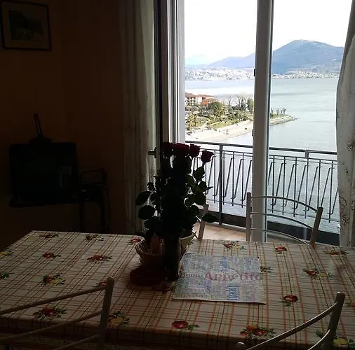 Διαμέρισμα Anly Cannero Riviera